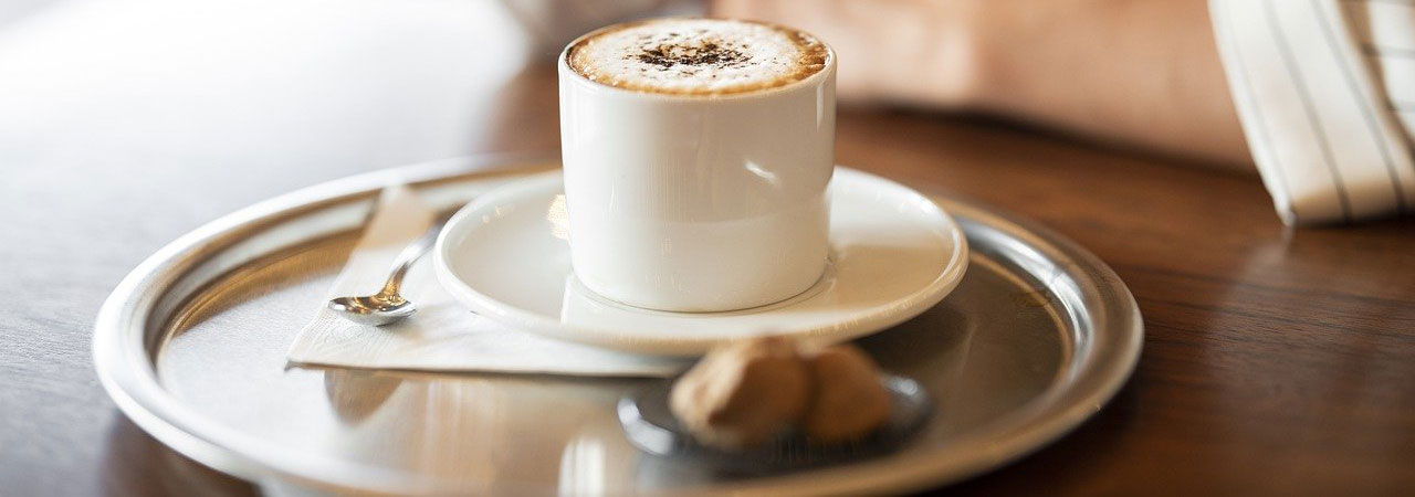 Три необычных кофейных напитка: с маслом, искусственными кремами и специями             
